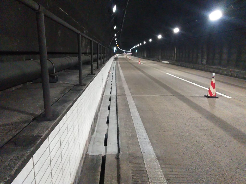 令和3年度 山陽自動車道（特定更新等）広島高速道路事務所管内舗装補修工事